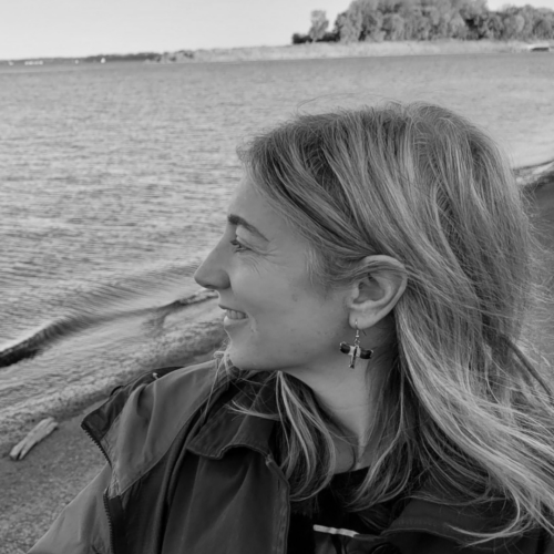 headshot of poet Amy Wright